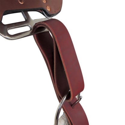 Off side simple saddle rigging example in forward position, with 3 way rigplates and leather halfbreed strap and buckle cinch